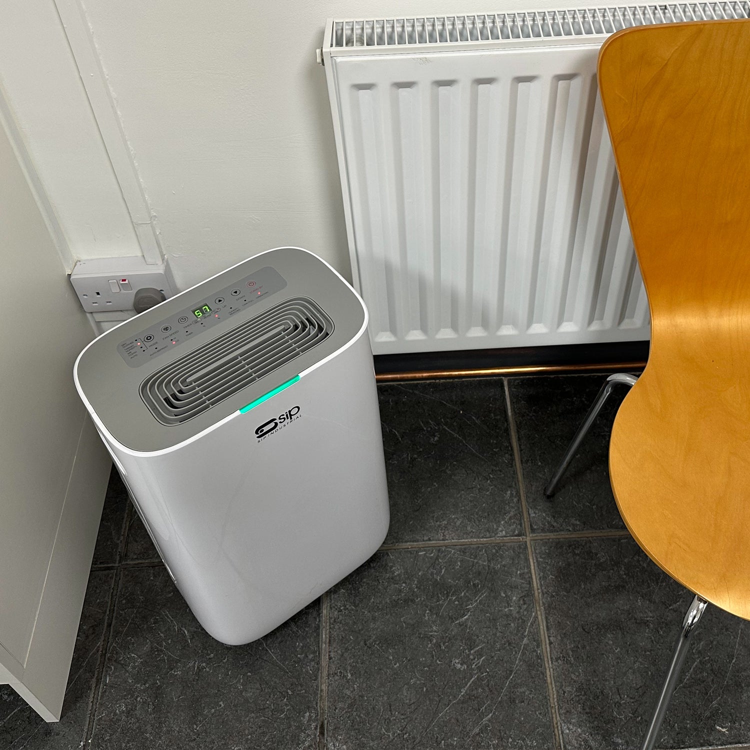 SIP 05648 20ltr Dehumidifier