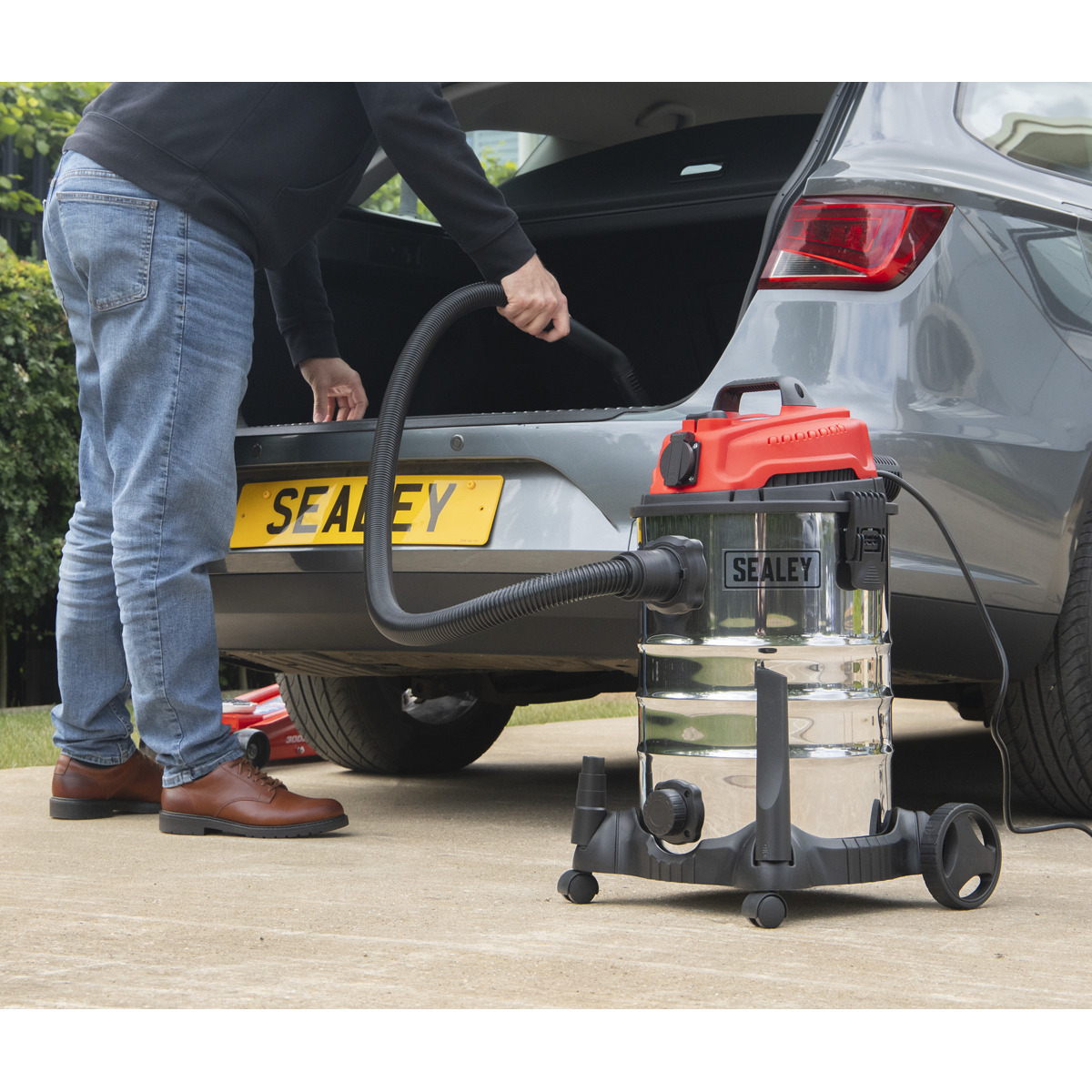 Sealey PC300SDAUTO 30L Industrial Vacuum Cleaner Wet & Dry with Stainless Steel Drum & Auto-Start 1400W/230V