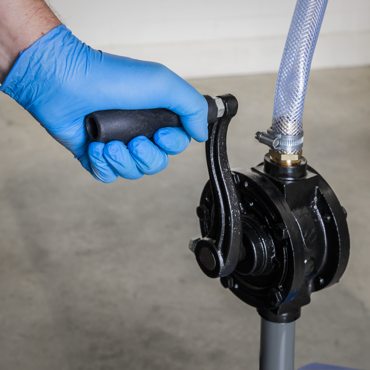 Sealey TP70 Gear Oil Pump with 10.5L Steel Reservoir
