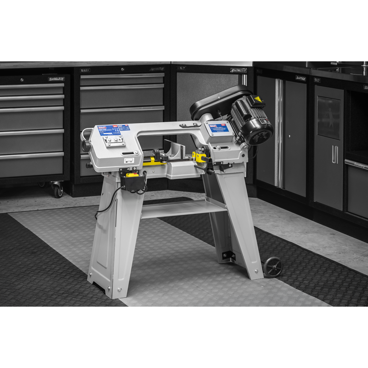 Sealey SM5 Metal Cutting Bandsaw 3-Speed 150mm 230V