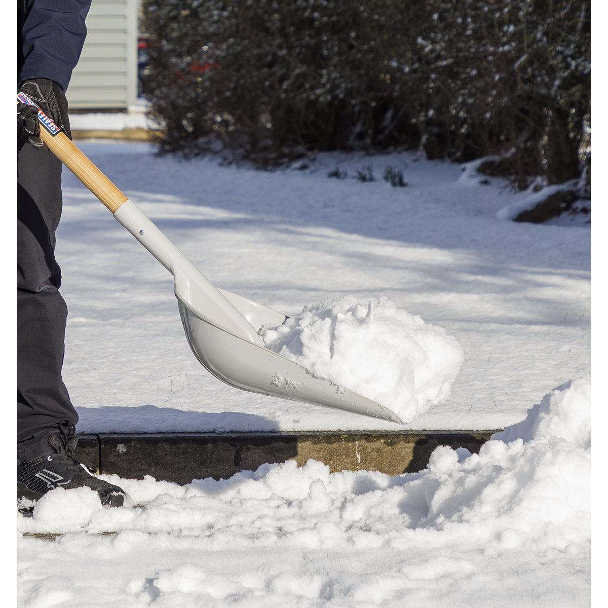 Sealey SS02 General Purpose Shovel with 900mm Wooden Handle