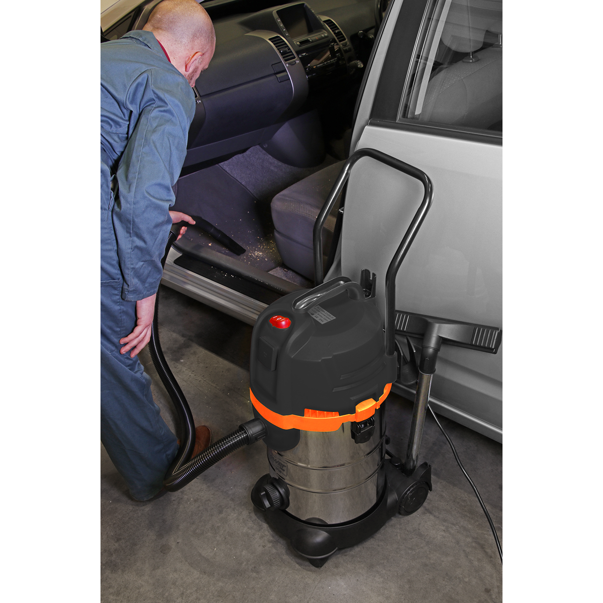 Sealey PC300BL 30L Industrial Cyclone Vacuum Cleaner Wet & Dry 1200W/230V