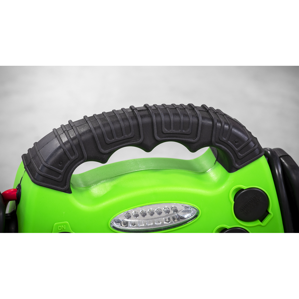 Sealey RS1312HV RoadStart Emergency Power Pack 12V 900 Peak Amps Hi-Vis Green