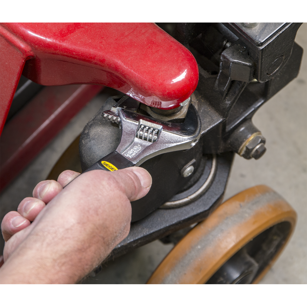 Sealey S0854 Adjustable Wrench with Extra-Wide Jaw Capacity 200mm