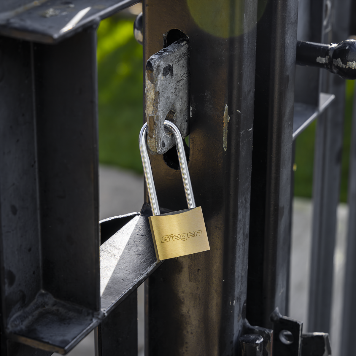 Sealey S0989 Siegen Brass Body Padlock with Brass Cylinder Long Shackle 40mm