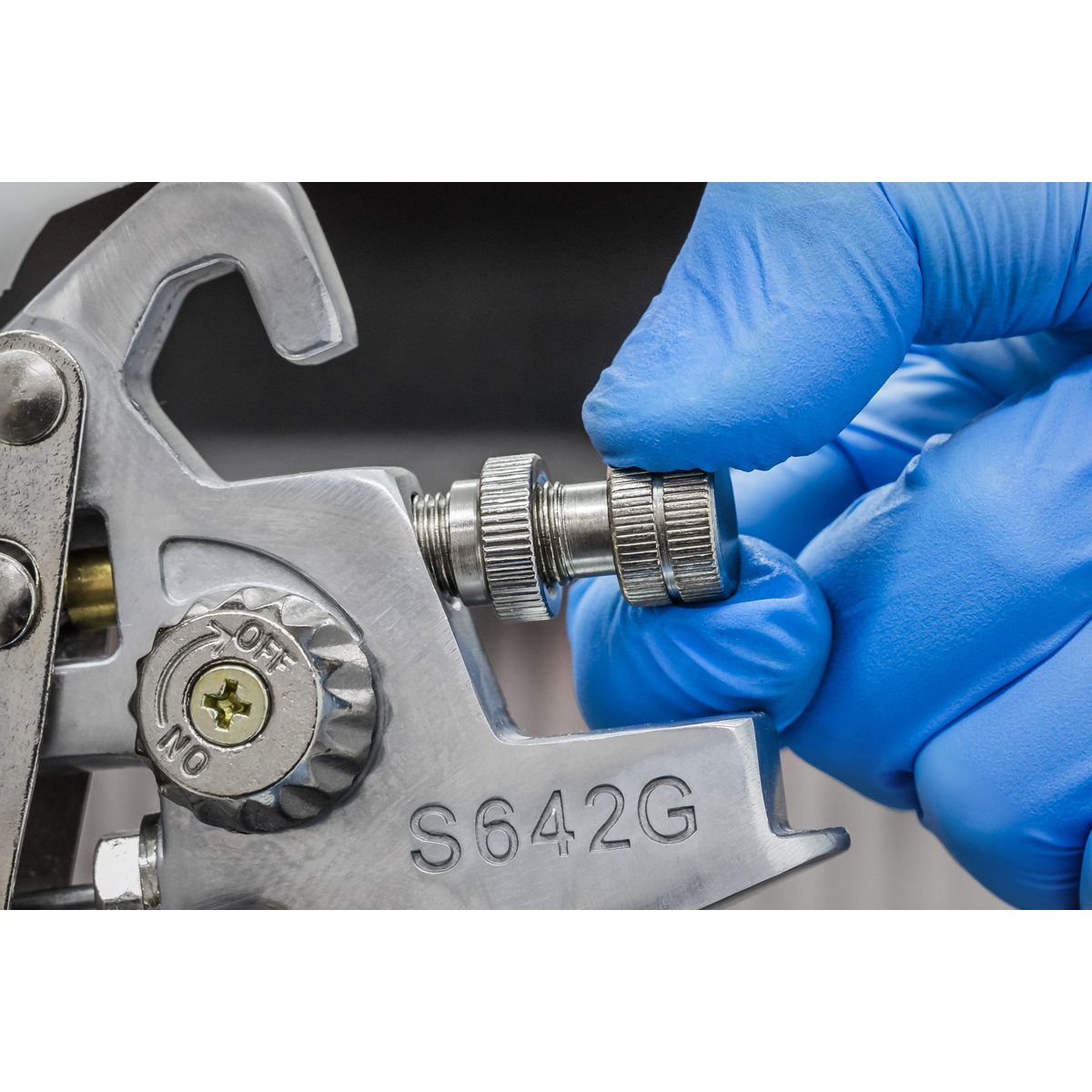 Sealey S642G Spray Gun Gravity Feed 1.8mm Set-Up