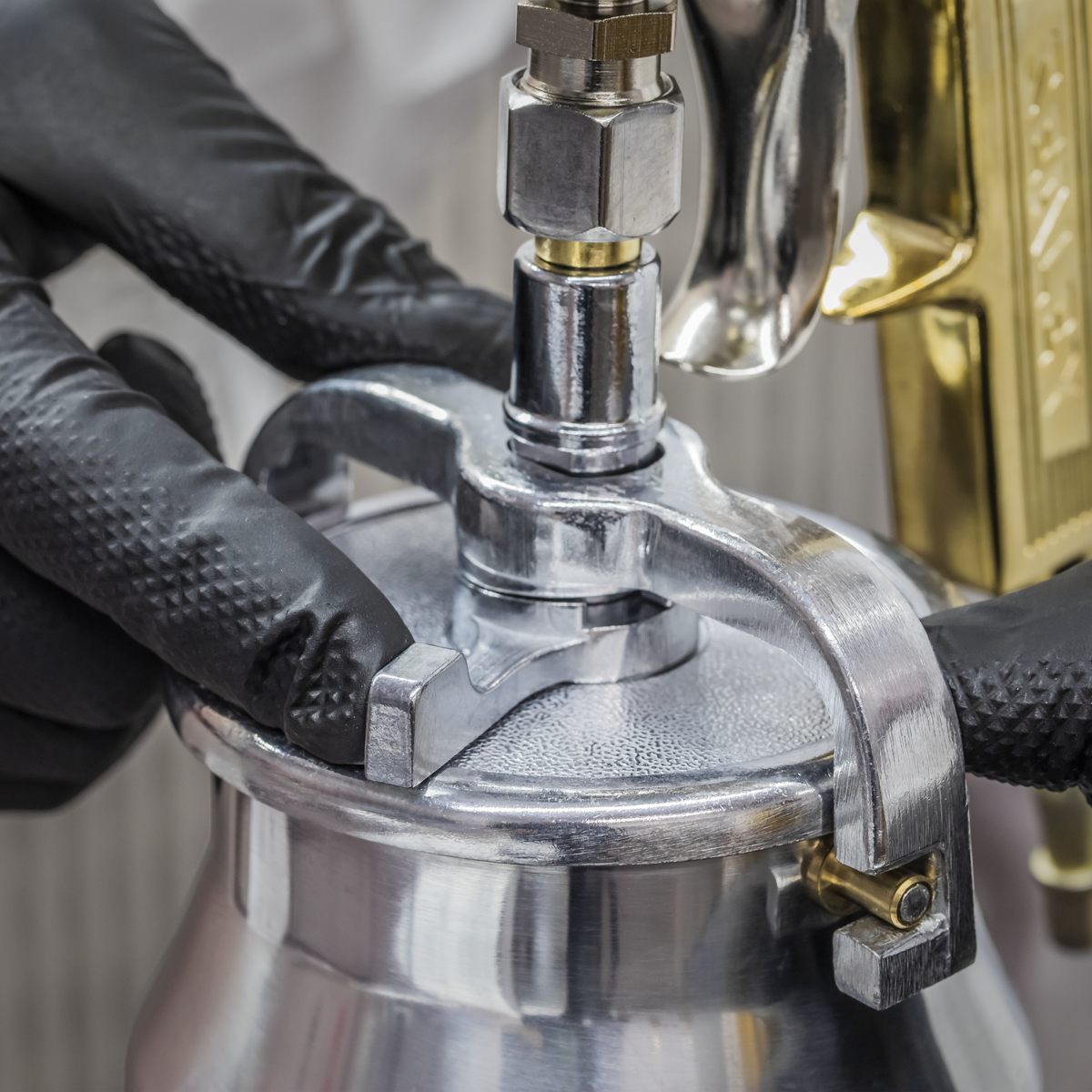 Sealey S701 Spray Gun Professional Suction Feed 1.8mm Set-Up