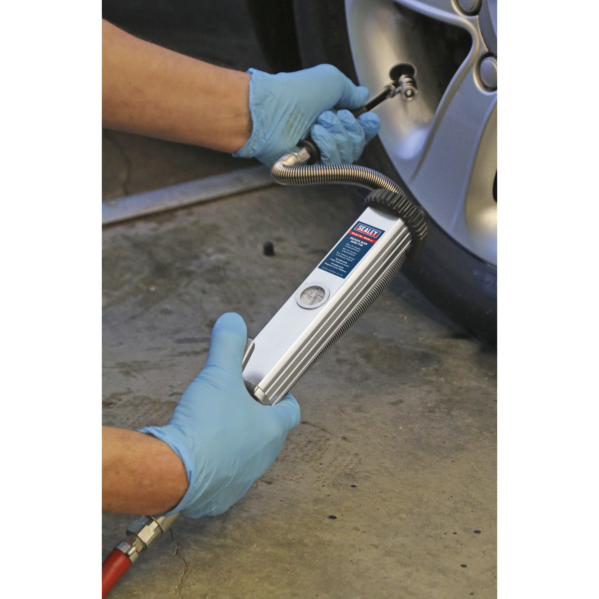 Sealey SA39 Long Type Tyre Inflator with Twin Push-On Connector