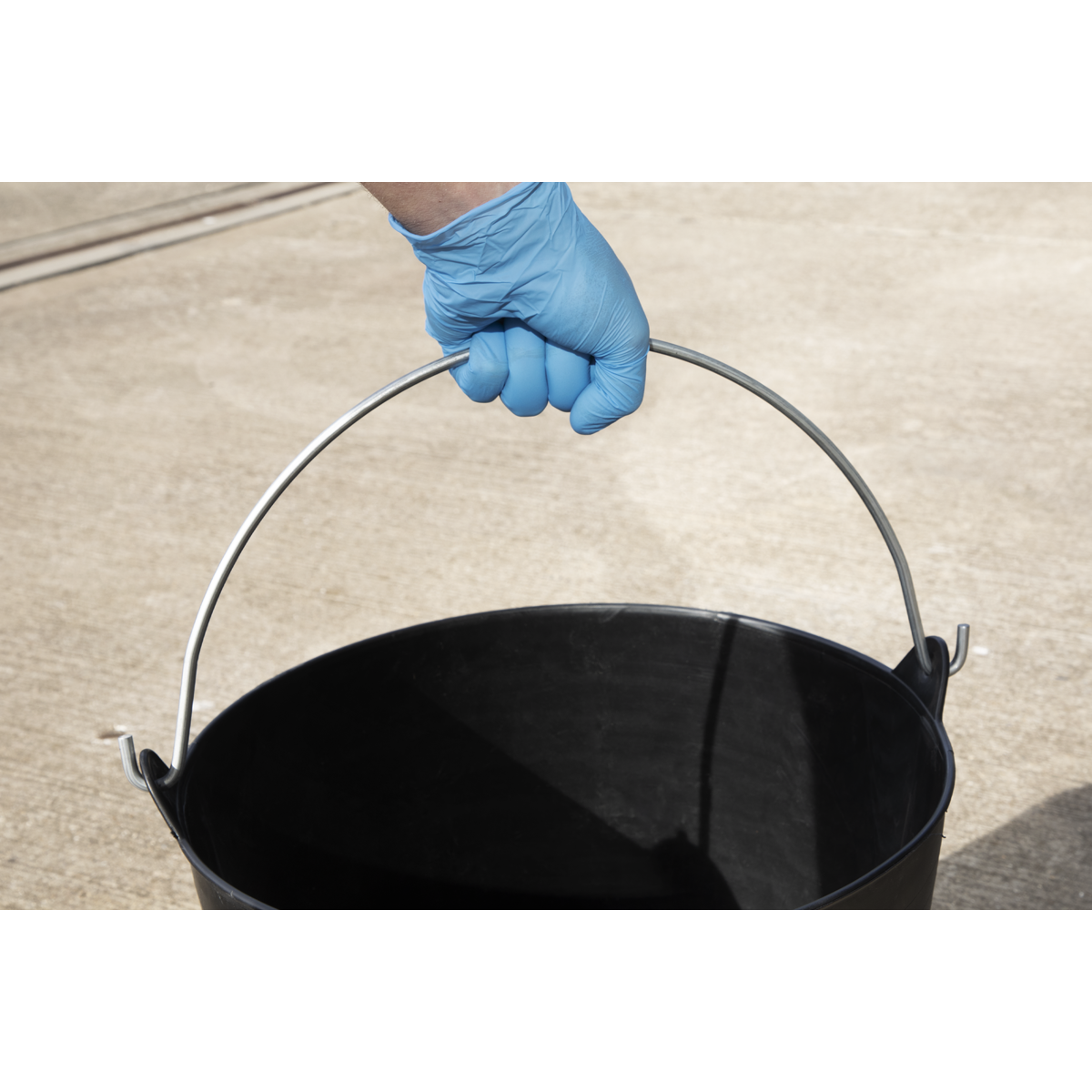 Sealey SFT26H Heavy-Duty Flexi Tub 26L with Metal Handle - Black