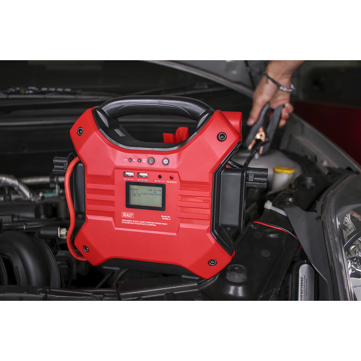 Sealey SL32S 12/24V Jump Starter Power Pack Lithium-ion Phosphate (LiFePo4) 1200/600 Peak Amps