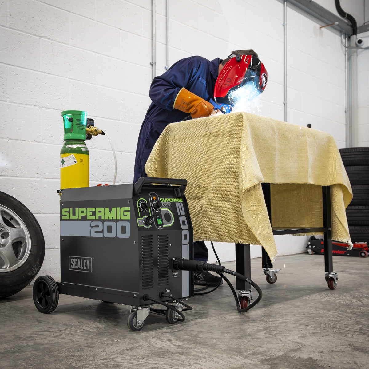 Sealey SUPERMIG200 Professional Gas/Gasless MIG Welder with Binzel Euro Torch 200A 230V