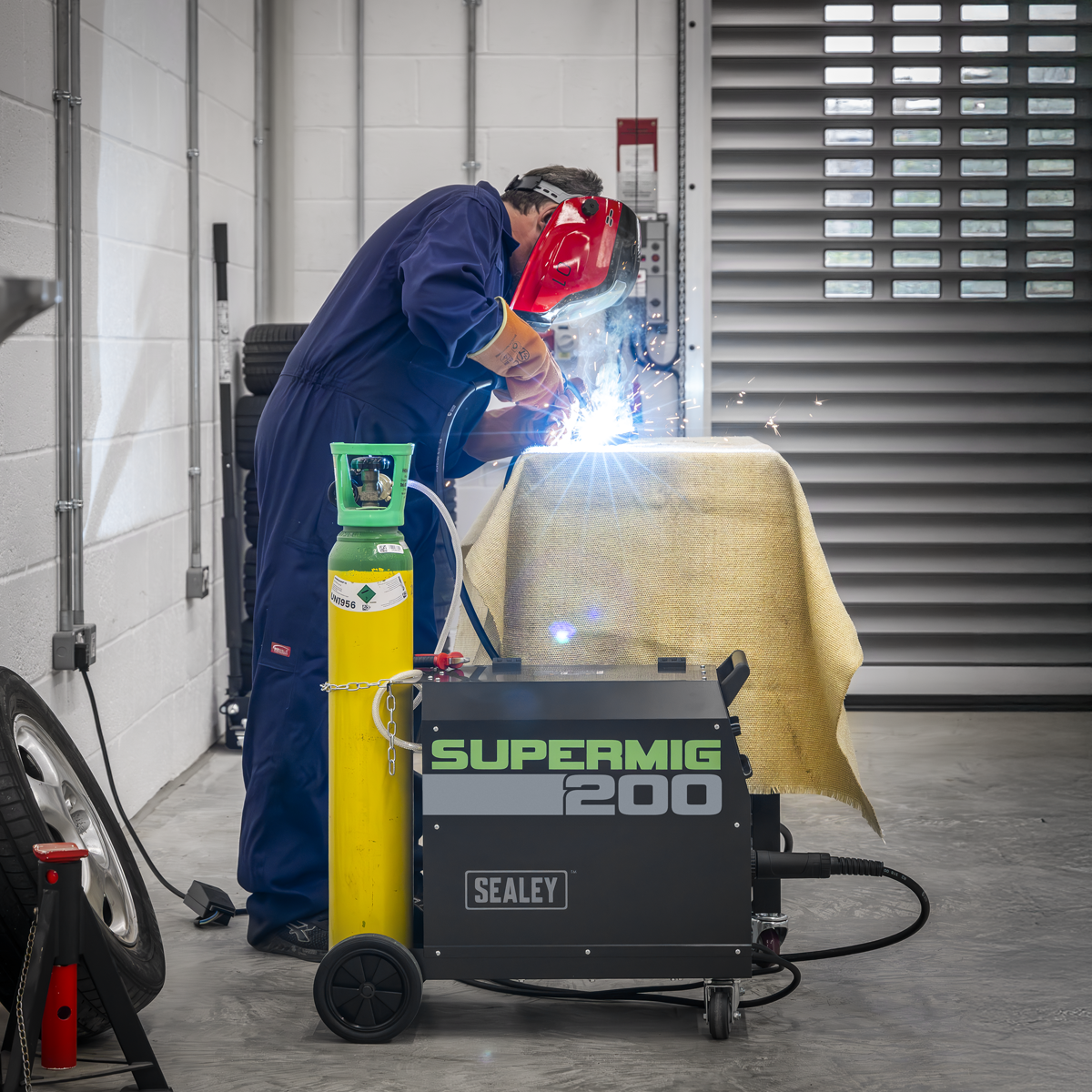 Sealey SUPERMIG200 Professional Gas/Gasless MIG Welder with Binzel Euro Torch 200A 230V