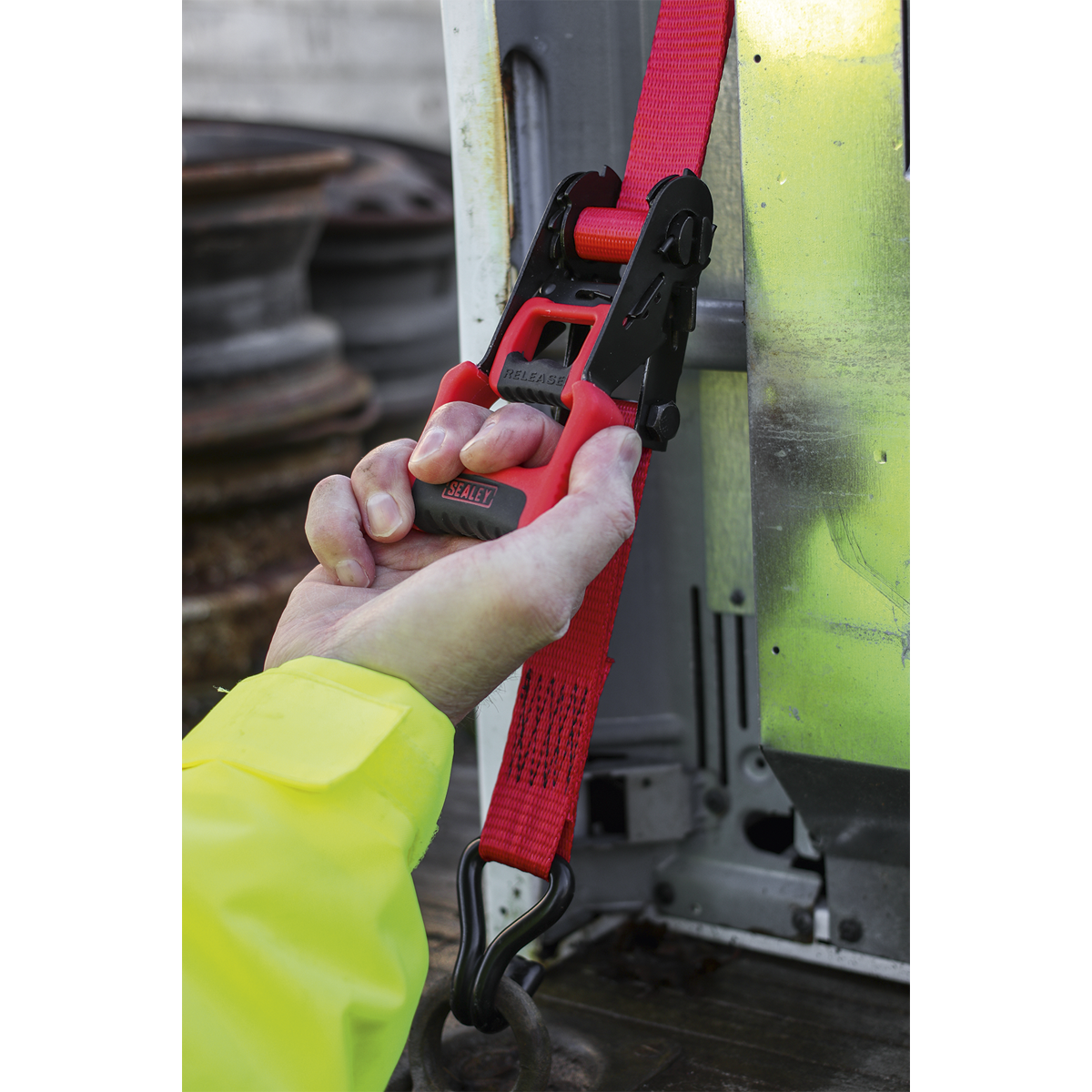 Sealey TD41248JD Ratchet Tie Down 32mm x 4.9m Polyester Webbing with J-Hooks 1200kg Breaking Strength - 1 Pair