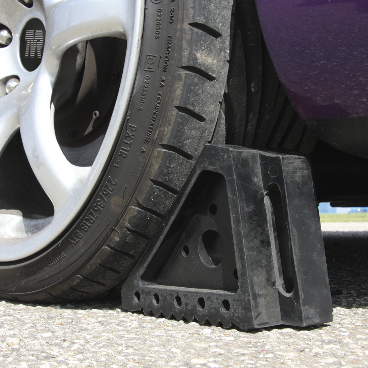 Sealey WC01 Rubber Wheel Chocks 1.8kg - Pair