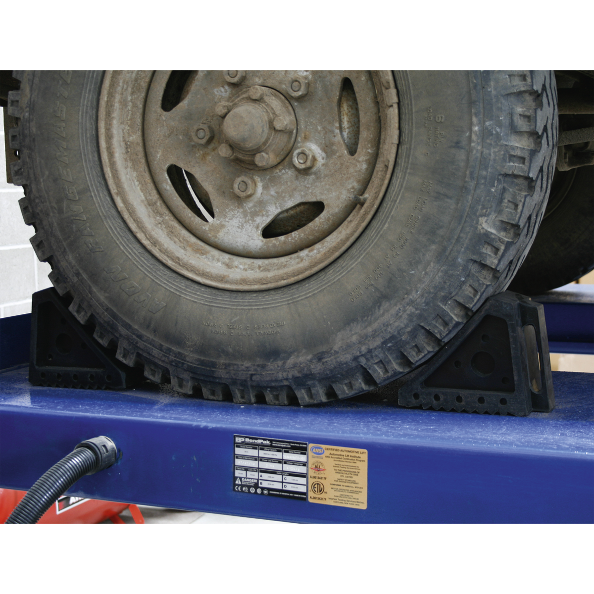 Sealey WC01 Rubber Wheel Chocks 1.8kg - Pair