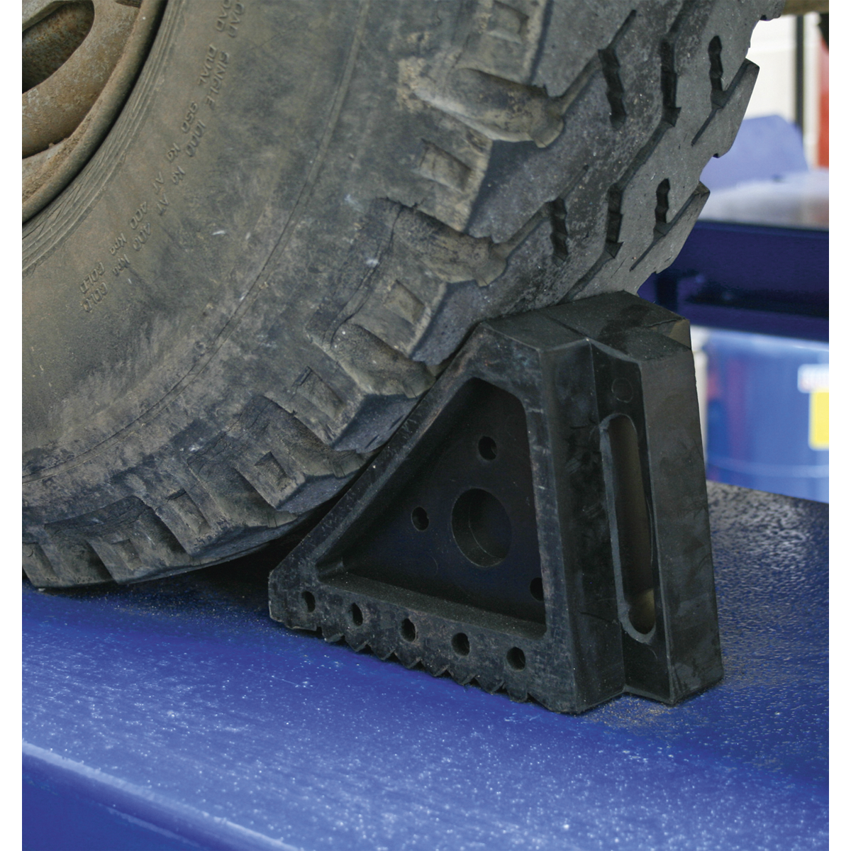 Sealey WC01 Rubber Wheel Chocks 1.8kg - Pair