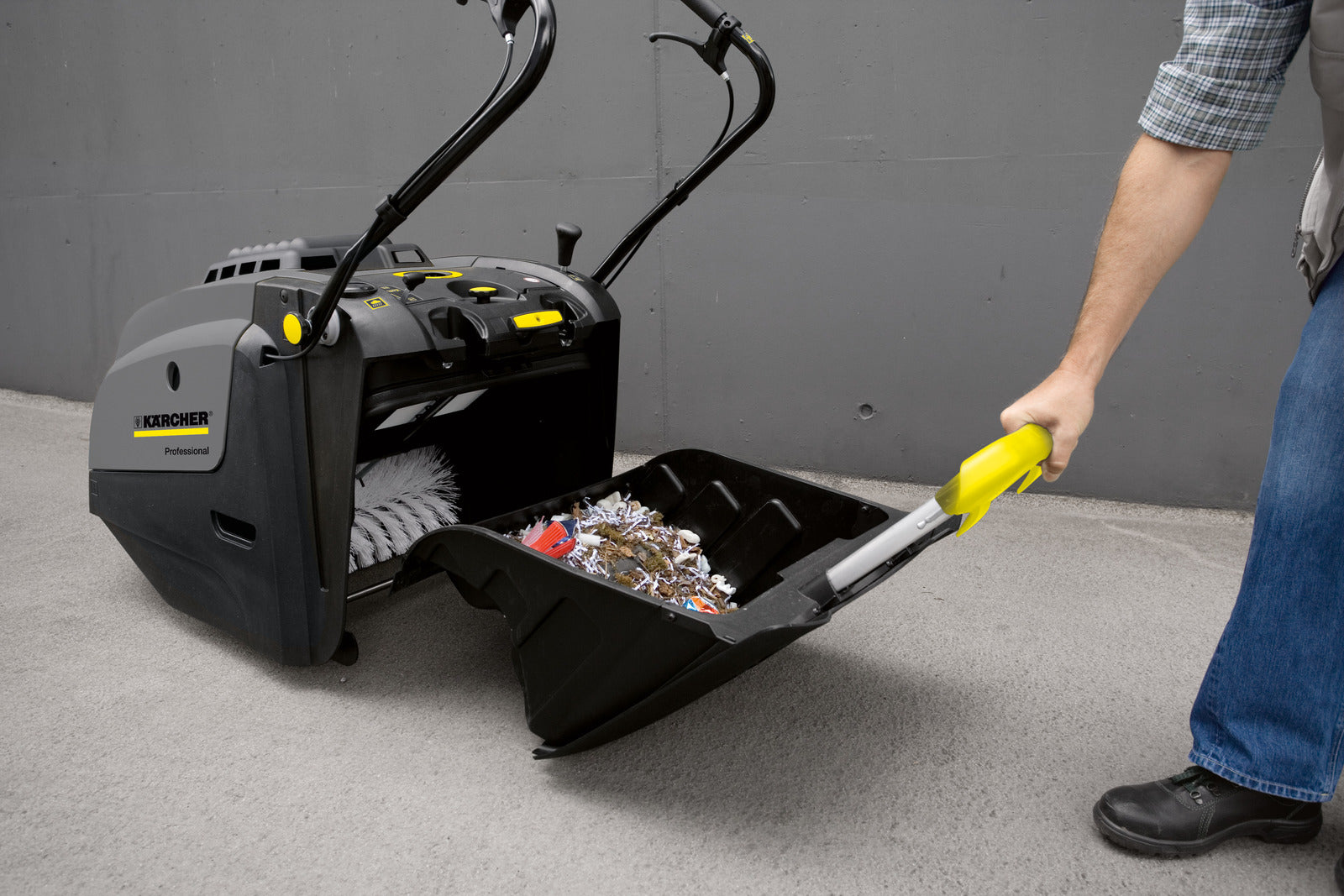 Karcher KM 75/40 W G Petrol Sweeper