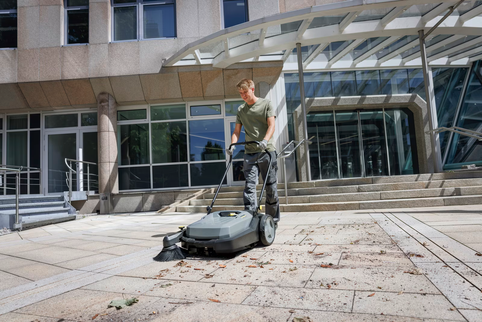 Karcher KM 70/20 C Push Sweeper