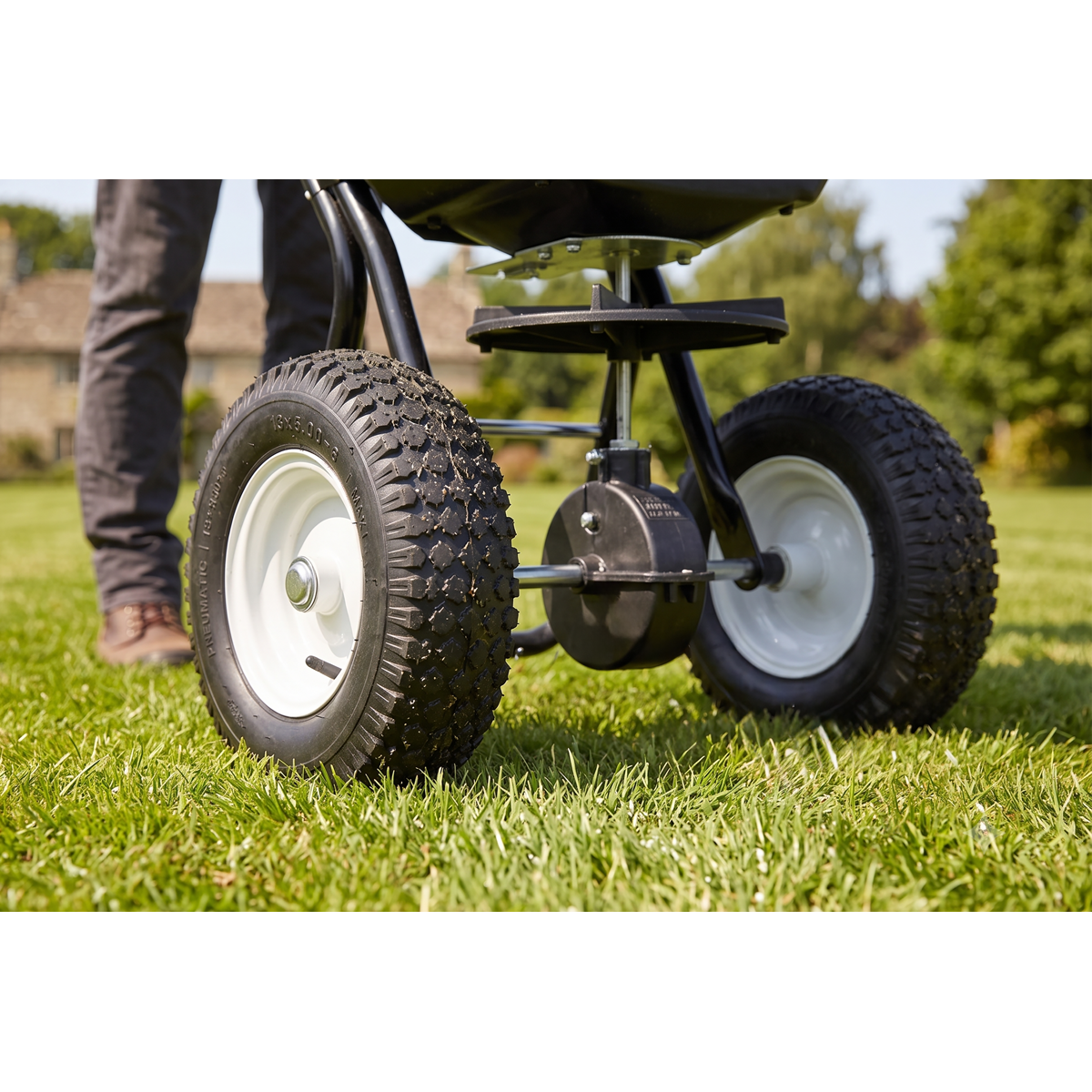 Sealey SPB37W Broadcast Spreader 37kg Walk Behind