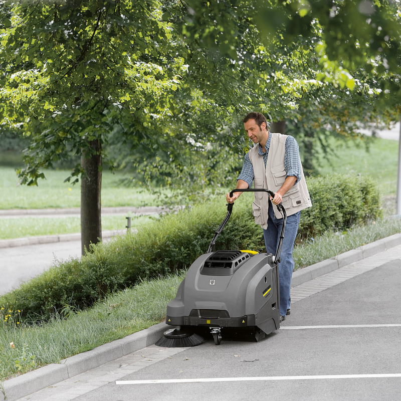 Karcher KM 75/40 W G Petrol Sweeper